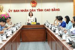 Phó Chủ tịch UBND tỉnh Hà Nhật Lệ làm việc với Sở Y tế