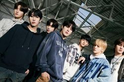 Nhóm nhạc Kpop có thành viên người Việt bất ngờ tan rã sau chưa đầy 2 năm ra mắt
