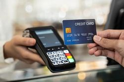 Dùng thẻ tín dụng đúng cách: 4 nguyên tắc giúp bạn hưởng lợi mà không lo nợ nần