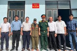 Trao tặng nh&agrave; cho con của người hoạt động kh&aacute;ng chiến bị nhiễm chất độc h&oacute;a học