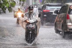 Dự b&aacute;o thời tiết miền Nam h&ocirc;m nay 26/6: Chiều tối c&oacute; mưa r&agrave;o v&agrave; d&ocirc;ng