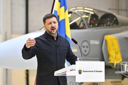 &Ocirc;ng Zelensky tuy&ecirc;n bố mở chiến dịch 40 ng&agrave;y tập k&iacute;ch, g&acirc;y sức &eacute;p l&ecirc;n Nga