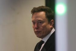 Elon Musk bị yêu cầu hầu tòa vì chương trình tặng 1 triệu USD cho cử tri