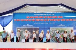 Xã Kiều Phú khởi công loạt dự án giao thông, thể thao trọng điểm
