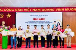 X&atilde; Nam Ph&ugrave; biểu dương c&aacute;c gia đ&igrave;nh văn h&oacute;a ti&ecirc;u biểu