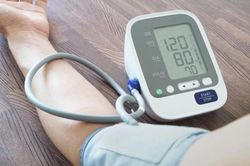 Huyết áp đã ổn định, có nên ngừng uống thuốc?
