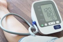 Huyết áp đã ổn định, có nên ngừng uống thuốc?