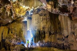VQG Phong Nha - Kẻ Bàng: Hang động mới phát hiện chứa nhiều điều bất ngờ