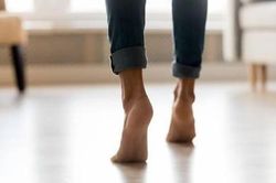 2 bài tập đơn giản giúp kích thích tạo xương, hỗ trợ ngăn ngừa loãng xương