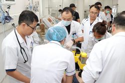 Hơn 1.800 người dân đến khám trong ngày đầu Bệnh viện Bạch Mai cơ sở Ninh Bình hoạt động