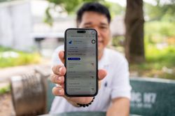 Người đ&agrave;n &ocirc;ng tr&uacute;ng số 3 lần li&ecirc;n tiếp từng chạy xe Wave giao h&agrave;ng