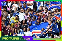 Khoảnh khắc World Cup: Ph&eacute;p lạ Cape Verde