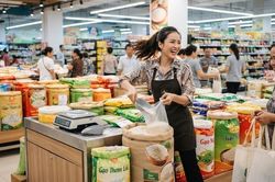 Giá lúa gạo hôm nay 27.6: CL 555 tăng nhẹ, lúa vẫn giao dịch chậm