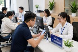 Từ 1.7.2026: Đi làm thủ tục hành chính có phải mang sổ hộ khẩu, giấy tờ cư trú?