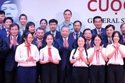 Thư của Tổng Bí thư, Chủ tịch nước gửi nhân kỷ niệm 25 năm 'Ngày Gia đình Việt Nam'