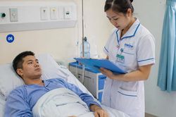 Người mắc bệnh dài ngày được hưởng chế độ ốm đau theo ngày làm việc