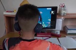 Bảo vệ trẻ em trước mê trận Internet