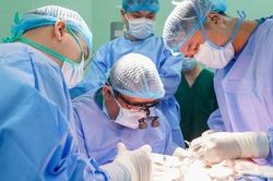 Làm chủ kỹ thuật phẫu thuật động kinh theo chuẩn quốc tế, cứu bé gái khỏi 4 năm co giật