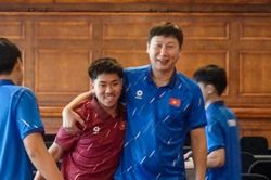 Khoa Ngô chia tay tuyển Việt Nam vì chấn thương
