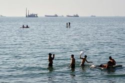 Chiến sự Trung Đông ngày 27-6: Bahrain hứng không kích, thêm tàu chở dầu bị tấn công ở Hormuz
