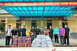 Sống là biết cho đi