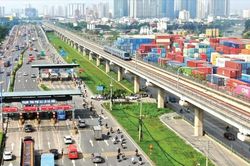 Ch&iacute;nh phủ giao TPHCM năm 2026 đạt tăng trưởng GRDP 10,2%