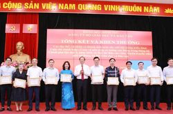 Báo GD&TĐ nhận Giấy khen Cuộc thi chính luận bảo vệ nền tảng tư tưởng của Đảng