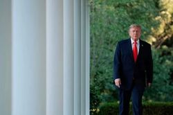 Tổng thống Mỹ Trump dọa &aacute;p thuế 100% với mọi quốc gia đ&aacute;nh thuế dịch vụ số