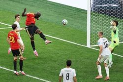 Bỉ đè bẹp New Zealand 5-1, giành vé vào vòng knock-out