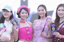 Hoa hậu H&agrave; Tr&uacute;c Linh v&agrave; d&agrave;n người đẹp 'l&ecirc;n đồ' tới concert Thanh xu&acirc;n