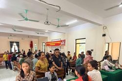 Mang 'một cửa' lên bản biên giới: Có người gần 70 tuổi mới được khai sinh
