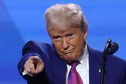 Ông Trump đe dọa áp thuế 100% với châu Âu