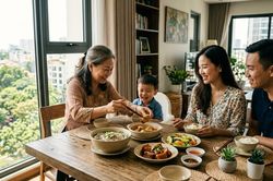 Diễn đ&agrave;n th&aacute;ng 6: H&ocirc;n nh&acirc;n trẻ v&agrave; 'b&agrave;i to&aacute;n' gia đ&igrave;nh mở rộng
