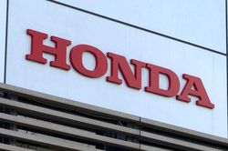 Honda lần đầu ghi nhận lỗ r&ograve;ng sau gần 70 năm
