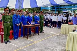 X&eacute;t xử lưu động kết hợp tuy&ecirc;n truyền ph&aacute;p luật về ph&ograve;ng, chống ma t&uacute;y đến học sinh
