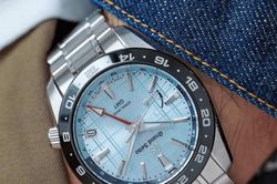 Grand Seiko SBGE317: Tuyệt tác Spring Drive GMT lấy cảm hứng từ kiến trúc Shinjuku
