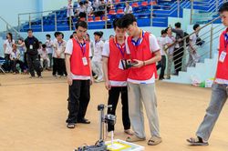 16 đội sôi nổi tranh tài tại chung kết RoboCar 2026