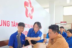 Từ ngày 1-7, đi làm thủ tục có còn phải mang sổ hộ khẩu, giấy tờ cư trú?