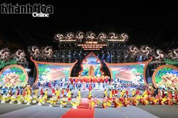 Mãn nhãn Lễ khai mạc Ngày hội Văn hóa dân tộc Chăm lần thứ VI