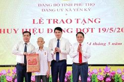 Từ đoàn kết trong Đảng đến đồng thuận trong dân