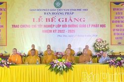 Bế giảng lớp bồi dưỡng giáo lý Phật học nhiệm kỳ 2022-2026