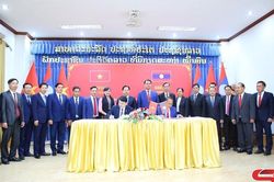 Đoàn đại biểu cấp cao tỉnh Sơn La thăm, làm việc với tỉnh Bò Kẹo