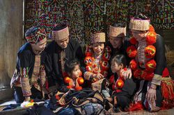 M&aacute;i nh&agrave; đa thế hệ