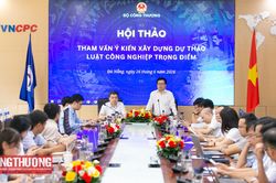 Bộ C&ocirc;ng Thương tham vấn &yacute; kiến x&acirc;y dựng dự thảo Luật C&ocirc;ng nghiệp trọng điểm tại miền Trung