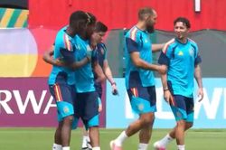 Tây Ban Nha và Uruguay quyết tranh vé đi tiếp