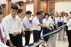 Ra mắt hệ sinh thái chuyển đổi số toàn diện ứng dụng AI