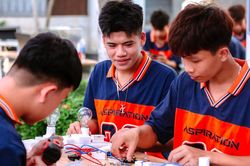 Học nghề không phải là bước lùi