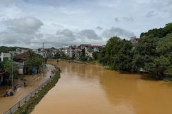 Mực nước c&aacute;c s&ocirc;ng tr&ecirc;n địa b&agrave;n giảm dần, kh&ocirc;ng c&oacute; khả năng g&acirc;y ngập lụt