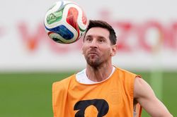 Messi không đá chính trận Argentina gặp Jordan