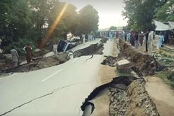 Động đất mạnh 6 độ richter rung chuyển d&atilde;y Hindu Kush, người d&acirc;n Afghanistan v&agrave; Pakistan hoảng loạn